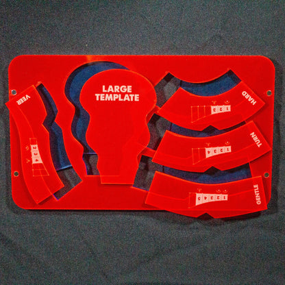 Foto del primer nivel de la bandeja porta reglas de Gaslands con cinco de las plantillas: veer, large template, hard, turn, gentle